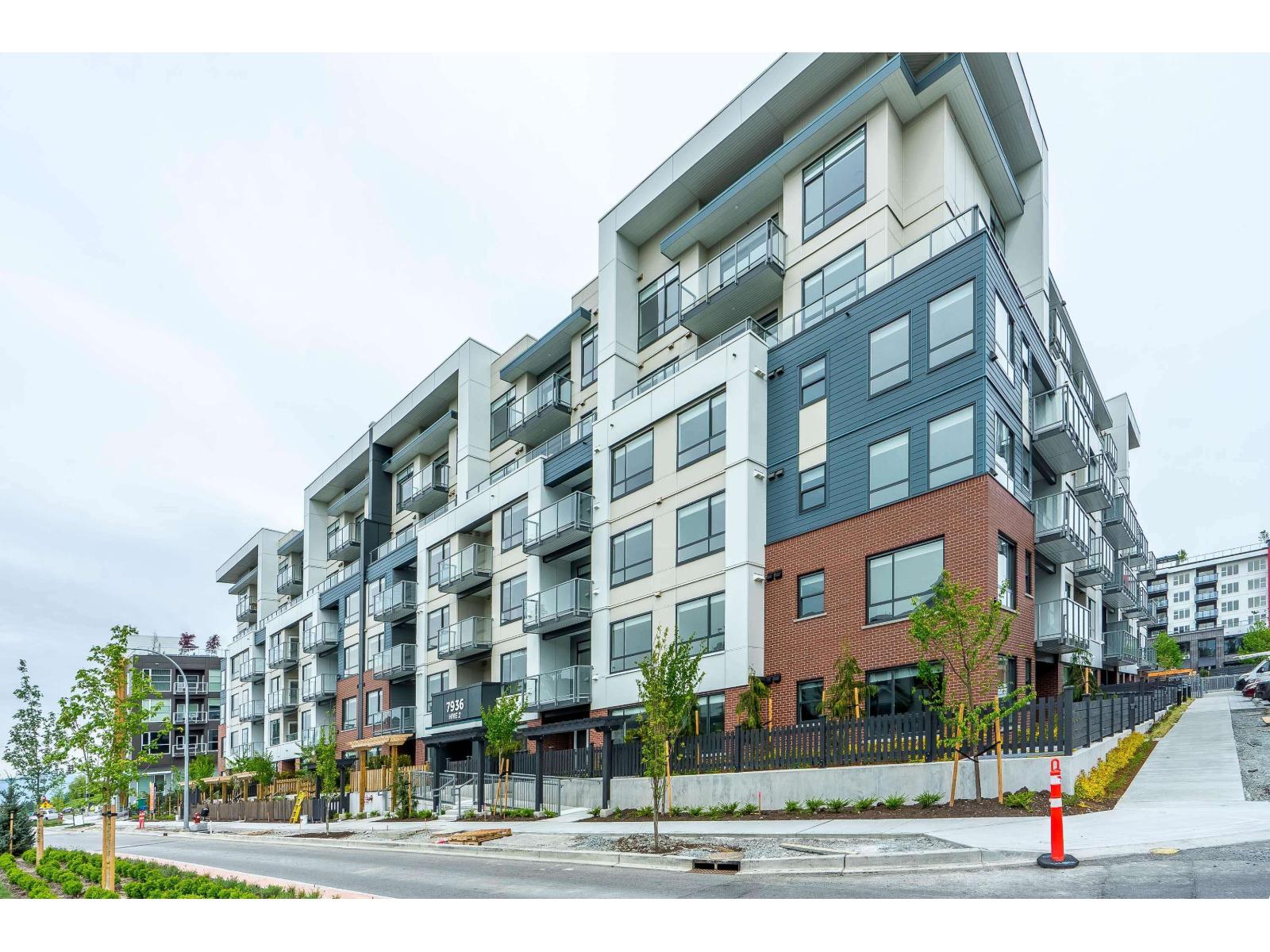 306 7936 206 Street, Langley